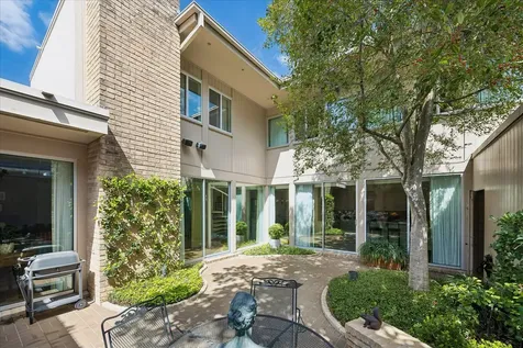 5000 Longmont Drive 14 Houston TX 77056