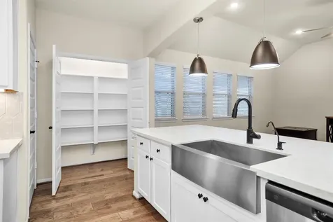 120 Dina Lane Montgomery TX 77356