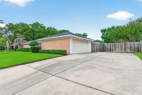 3031 Broadmoor Drive Sugar Land TX 77478