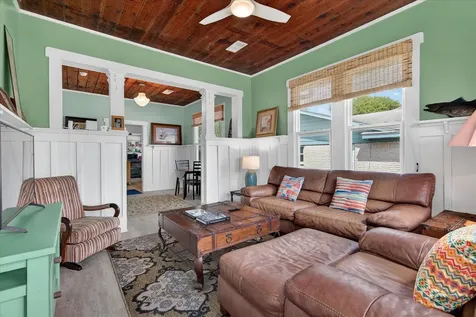 2407 37th Street Galveston TX 77550