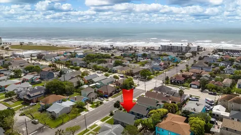 2407 37th Street Galveston TX 77550