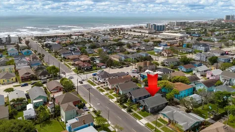 2407 37th Street Galveston TX 77550