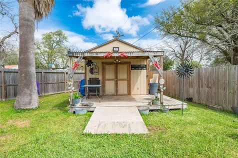2428 9th Street N Texas City TX 77590
