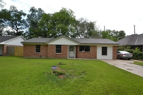 731 James Street Tomball TX 77375