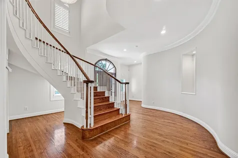 5322 Val Verde Street Houston TX 77056