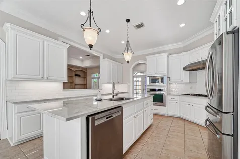 5322 Val Verde Street Houston TX 77056