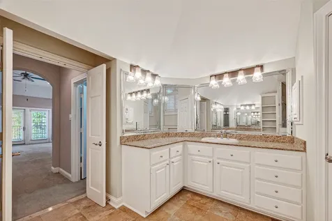 5322 Val Verde Street Houston TX 77056