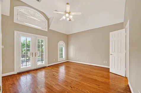 5322 Val Verde Street Houston TX 77056