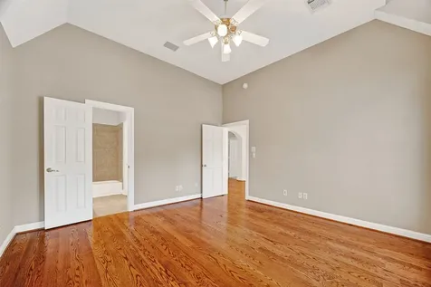 5322 Val Verde Street Houston TX 77056
