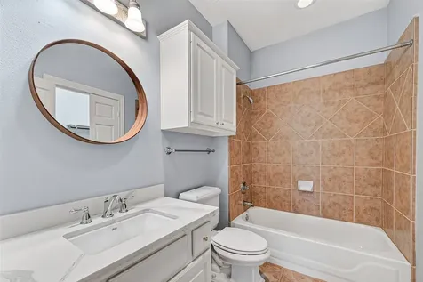 5322 Val Verde Street Houston TX 77056