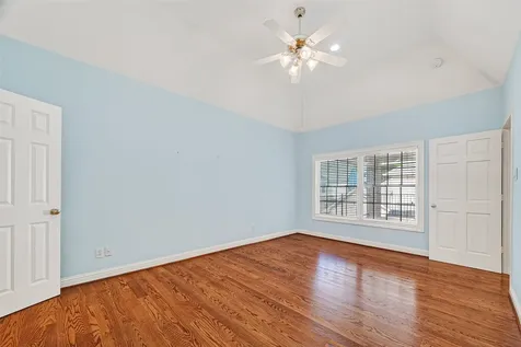 5322 Val Verde Street Houston TX 77056