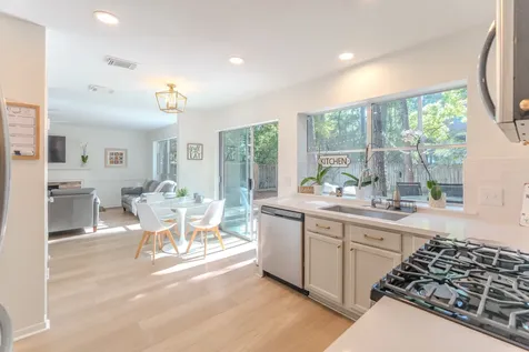 18 Cottage Grove Place The Woodlands TX 77381