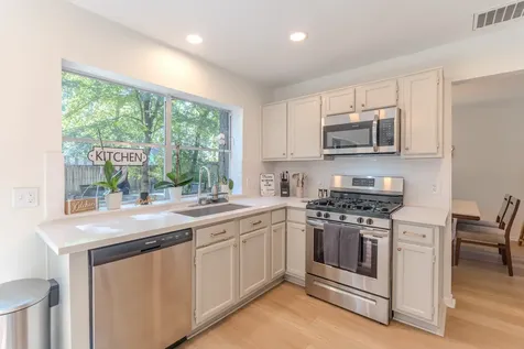 18 Cottage Grove Place The Woodlands TX 77381