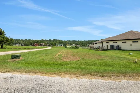 11 Peninsula Point Huntsville TX 77340