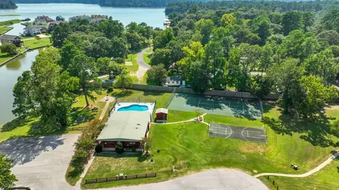 11 Peninsula Point Huntsville TX 77340