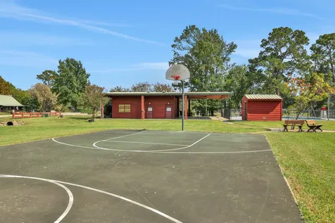 11 Peninsula Point Huntsville TX 77340