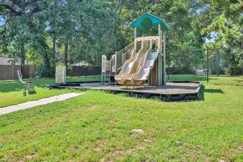 11 Peninsula Point Huntsville TX 77340