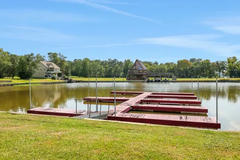 11 Peninsula Point Huntsville TX 77340