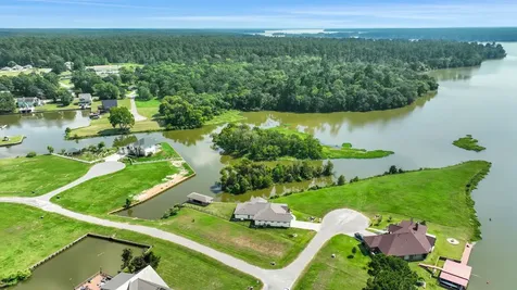 11 Peninsula Point Huntsville TX 77340
