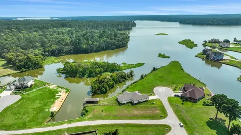 11 Peninsula Point Huntsville TX 77340