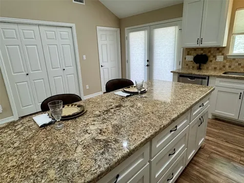534 Oakdale Drive Huntsville TX 77320