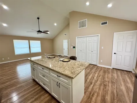 534 Oakdale Drive Huntsville TX 77320