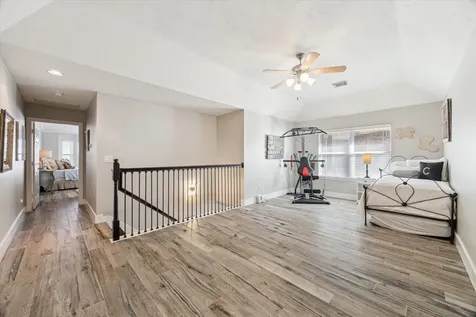 5242 Eigel Street Houston TX 77007