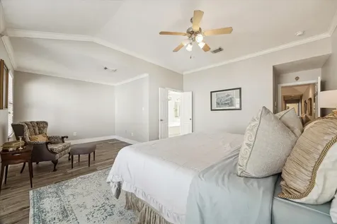 5242 Eigel Street Houston TX 77007