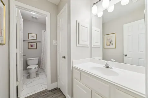 5242 Eigel Street Houston TX 77007