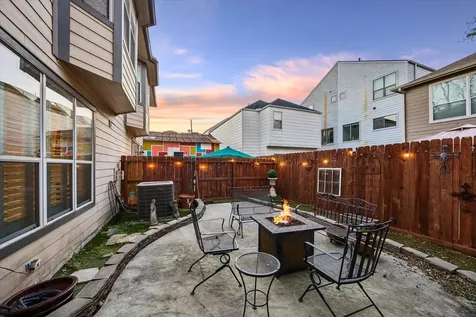 5242 Eigel Street Houston TX 77007
