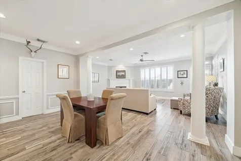 5242 Eigel Street Houston TX 77007