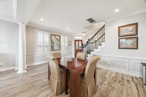 5242 Eigel Street Houston TX 77007
