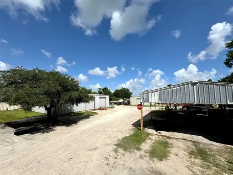2052 County Road 540 Alvin TX 77511
