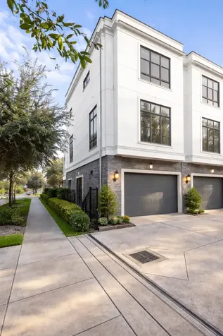 2830 Clay Street Houston TX 77003