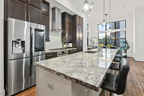2830 Clay Street Houston TX 77003