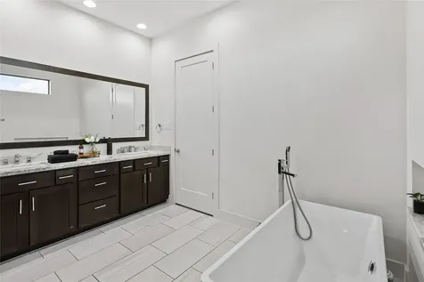 2830 Clay Street Houston TX 77003