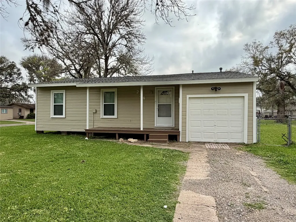 234 Jasmine Street Lake Jackson TX 77566