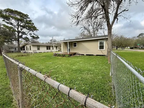 234 Jasmine Street Lake Jackson TX 77566