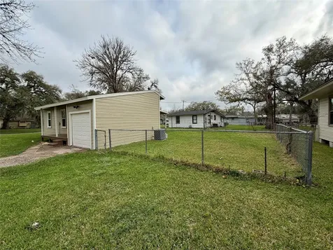 234 Jasmine Street Lake Jackson TX 77566