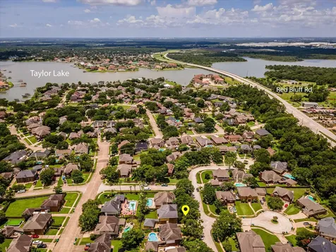 2625 Seashore Drive Seabrook TX 77586