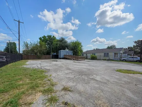 802 E 32nd Street Houston TX 77022