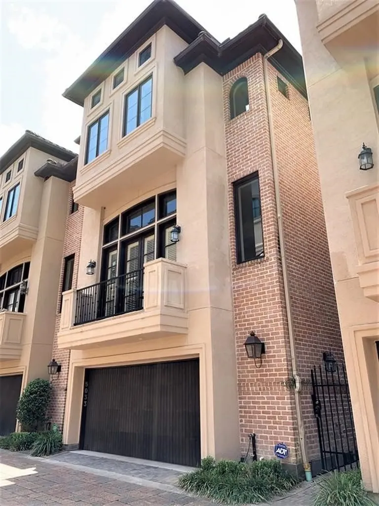 5033 La Branch Street Houston TX 77004