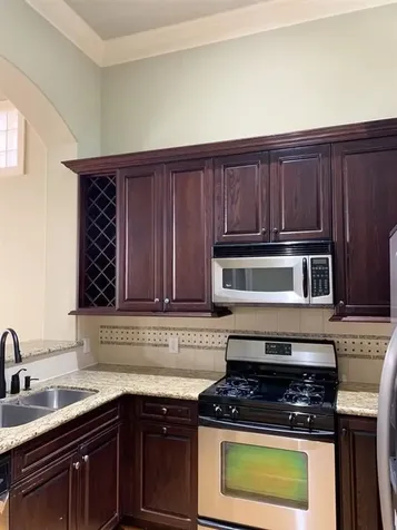 5033 La Branch Street Houston TX 77004