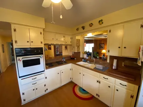 1609 Pin Oak Drive Huntsville TX 77340