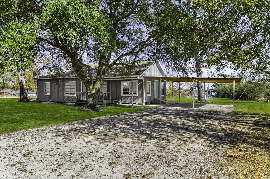 180 Ellis Lovett Road Shepherd TX 77371