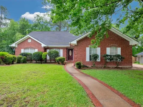 8 Columbia Court Lufkin TX 75901