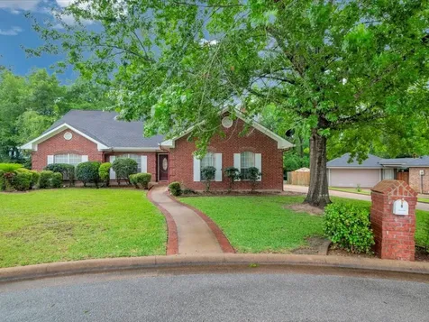8 Columbia Court Lufkin TX 75901