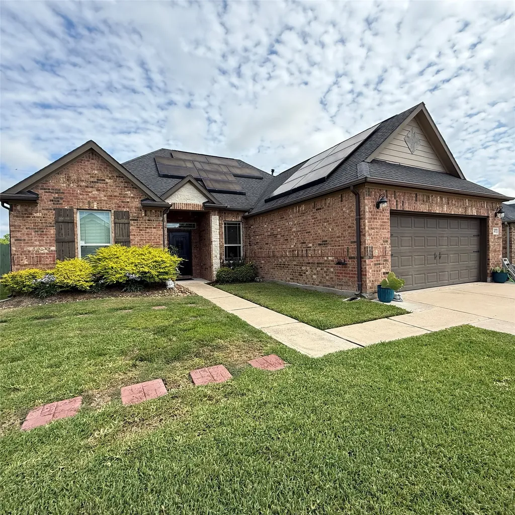 141 Majestic Oak Circle Lake Jackson TX 77566