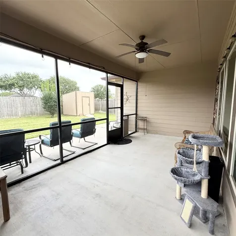 141 Majestic Oak Circle Lake Jackson TX 77566