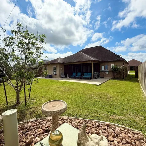141 Majestic Oak Circle Lake Jackson TX 77566